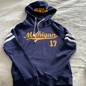 U of M pullover hoodie